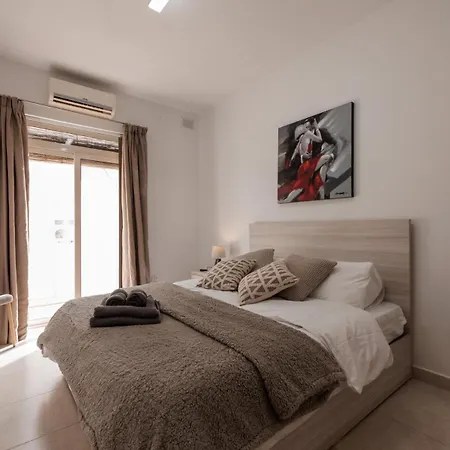 Apartament Larger Than Usual 3bd Sliema
