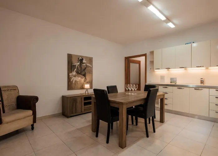 Apartment Larger Than Usual 3bd