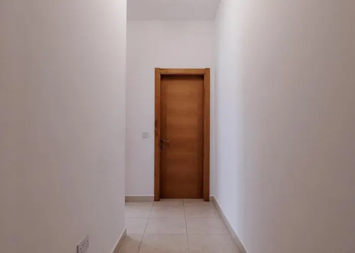 Larger Than Usual 3bd Apartment