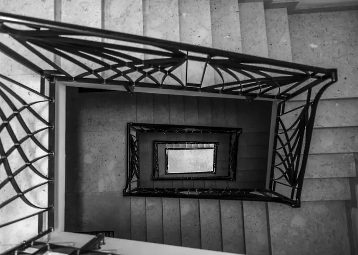 Larger Than Usual 3bd Apartment *